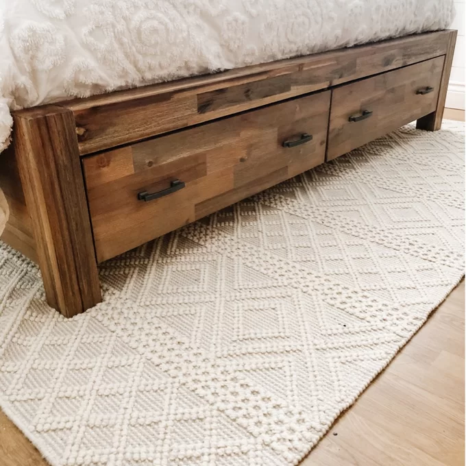 white riya kilim